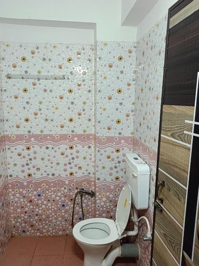 Hotel Atithi Grand 구와하티 외부 사진