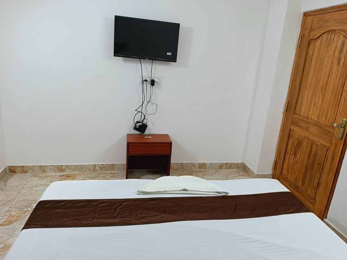 Hotel Atithi Grand 구와하티 외부 사진