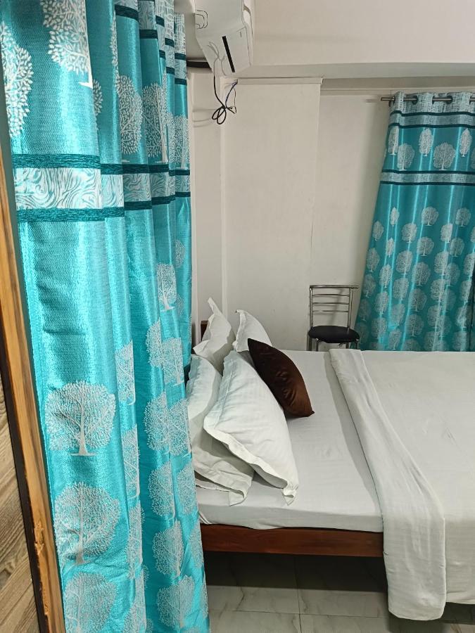 Hotel Atithi Grand 구와하티 외부 사진