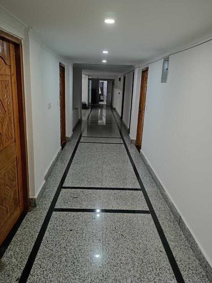 Hotel Atithi Grand 구와하티 외부 사진