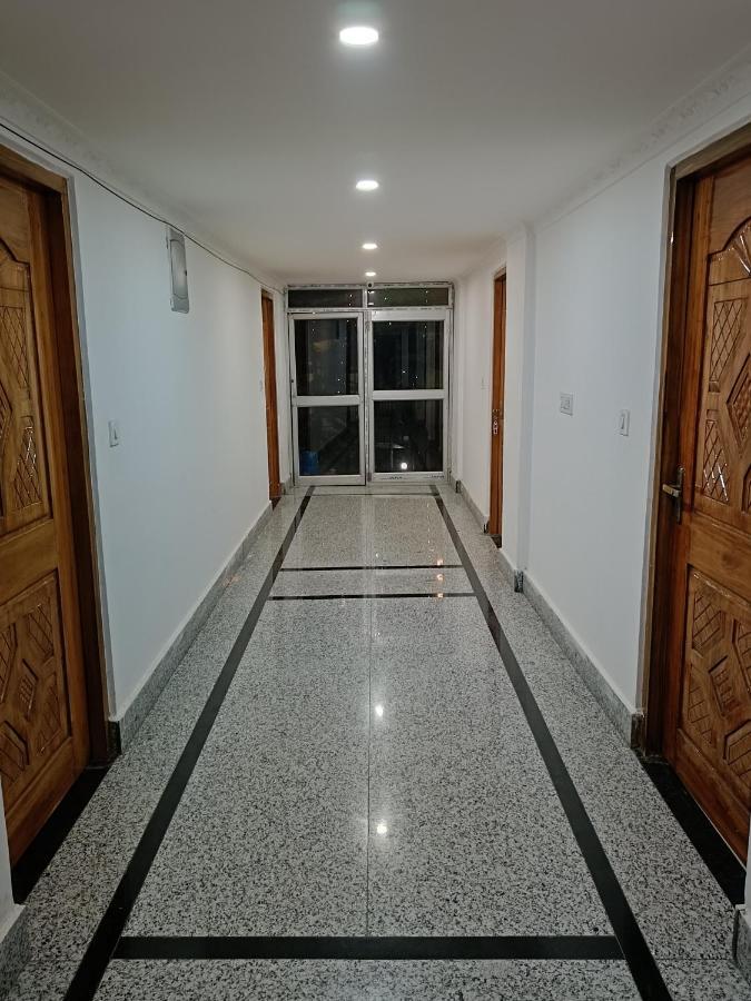 Hotel Atithi Grand 구와하티 외부 사진