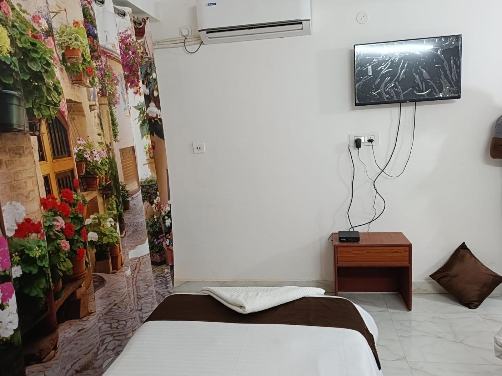 Hotel Atithi Grand 구와하티 외부 사진